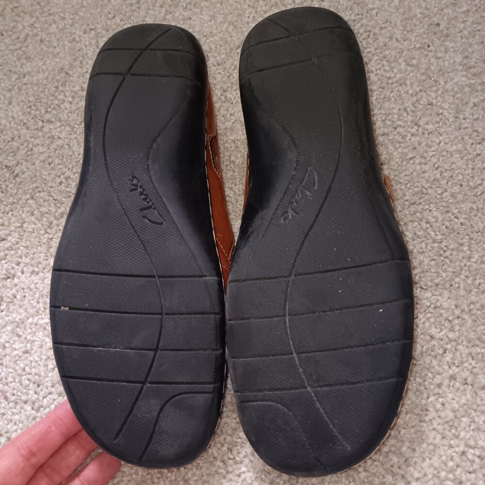 Clarks Bendables Leather MaryJanes with velcro strap 8.5 Wide - Picture 5 of 7